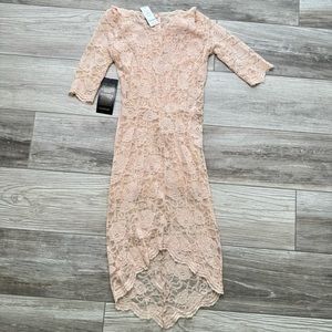 BEBE LACE DRESS SIZE SMALL